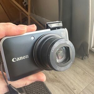 Canon PowerShot SX210 IS Black Digital Camera Bundle - tested works